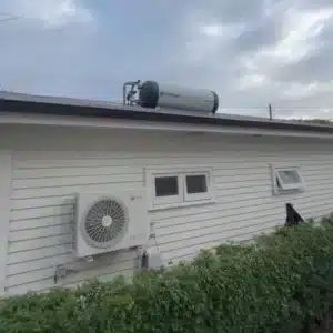 Solar Rooftop Storage to Reclaim CO2 Split System HWHP with Solar 300L Horizontal Tank – Auckland Only